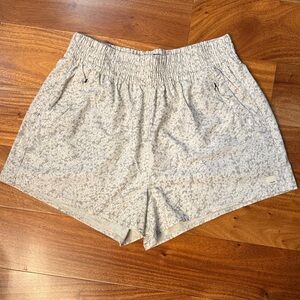 Vuori Women's Gray Patterned Shorts
